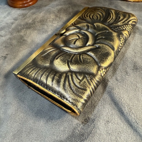 Patricia Nash Metallic Gold Embossed Floral Clutch / Wallet - Picture 2 of 8